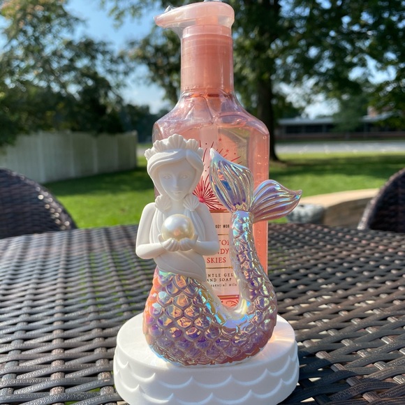Bath & Body Works Bath Iridescent Mermaid Soap Holder Soap Poshmark